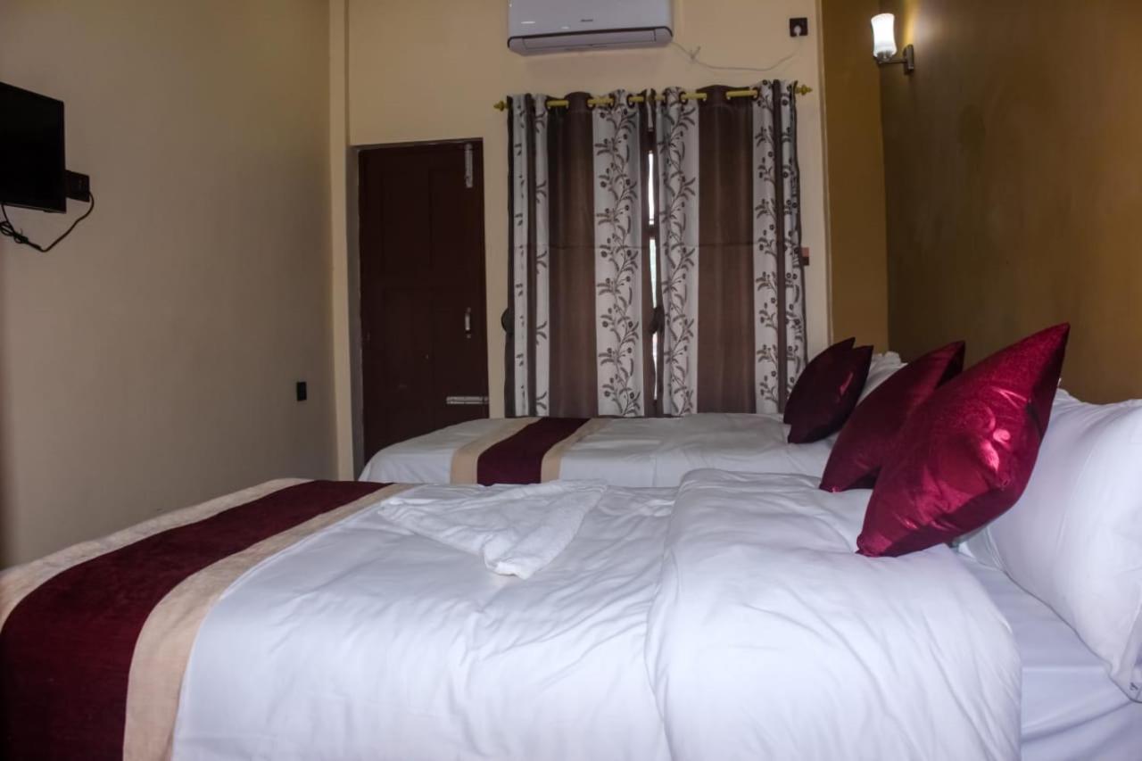 Hotel Flycatcher Chitwan- A Jungle Safari Home سوراها المظهر الخارجي الصورة
