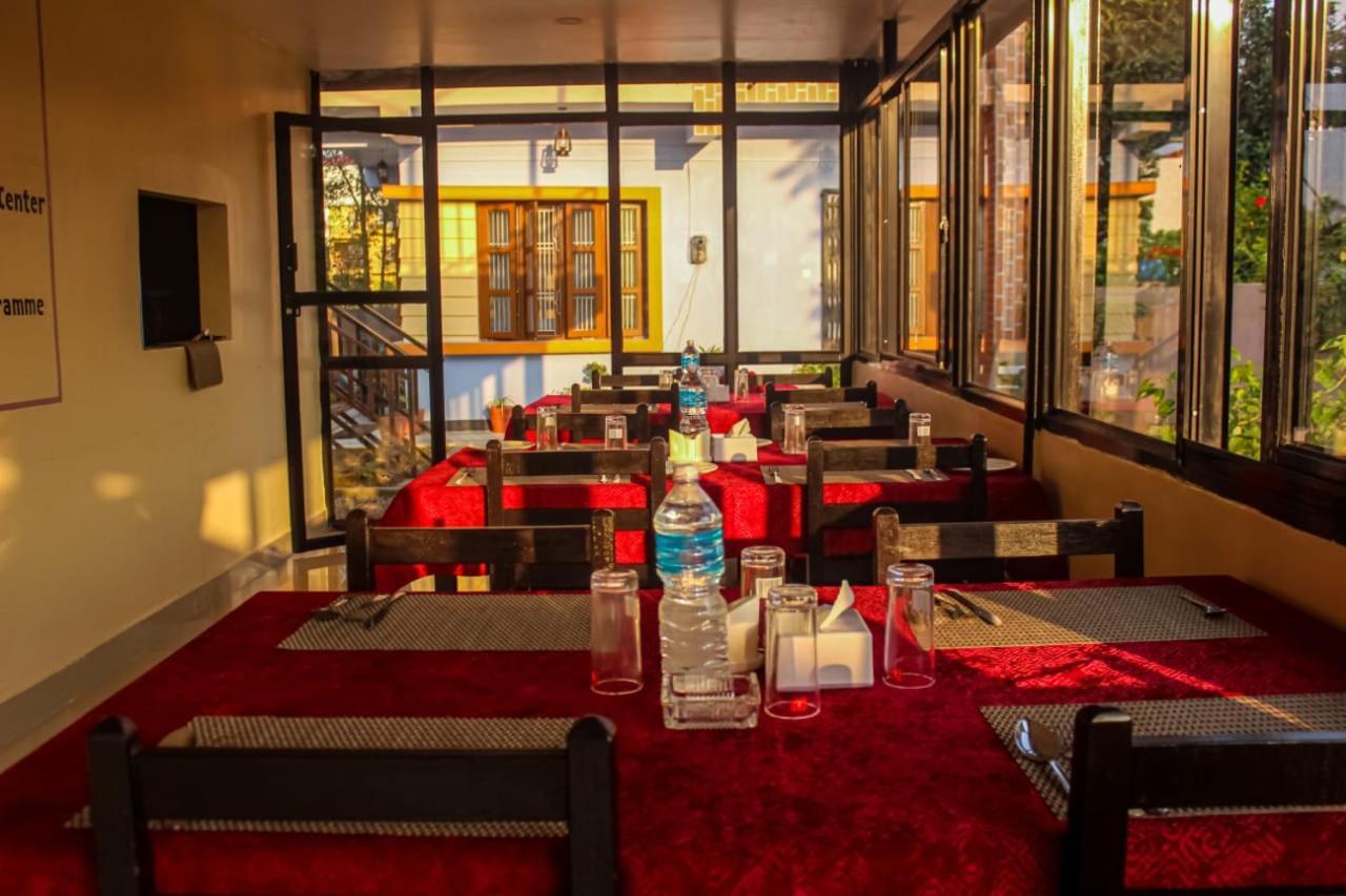 Hotel Flycatcher Chitwan- A Jungle Safari Home سوراها المظهر الخارجي الصورة