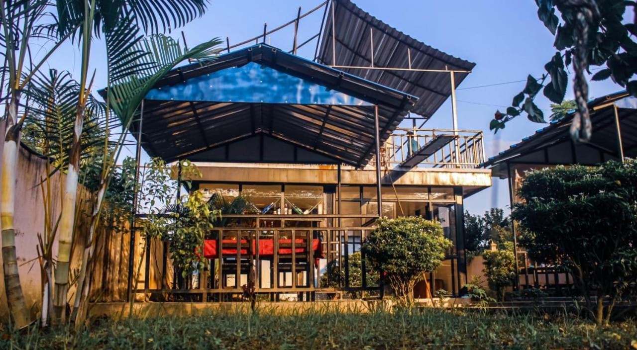 Hotel Flycatcher Chitwan- A Jungle Safari Home سوراها المظهر الخارجي الصورة
