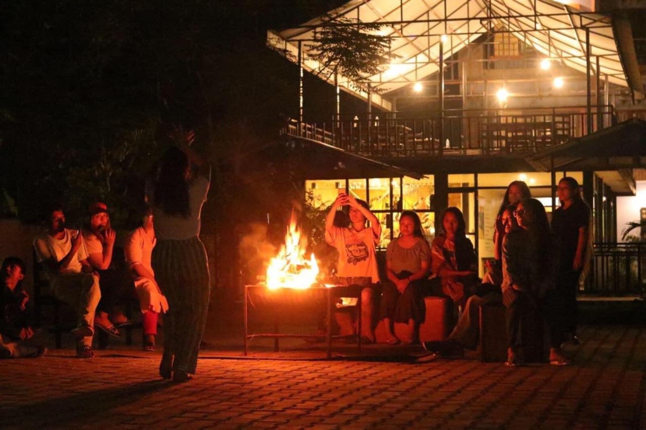 Hotel Flycatcher Chitwan- A Jungle Safari Home سوراها المظهر الخارجي الصورة