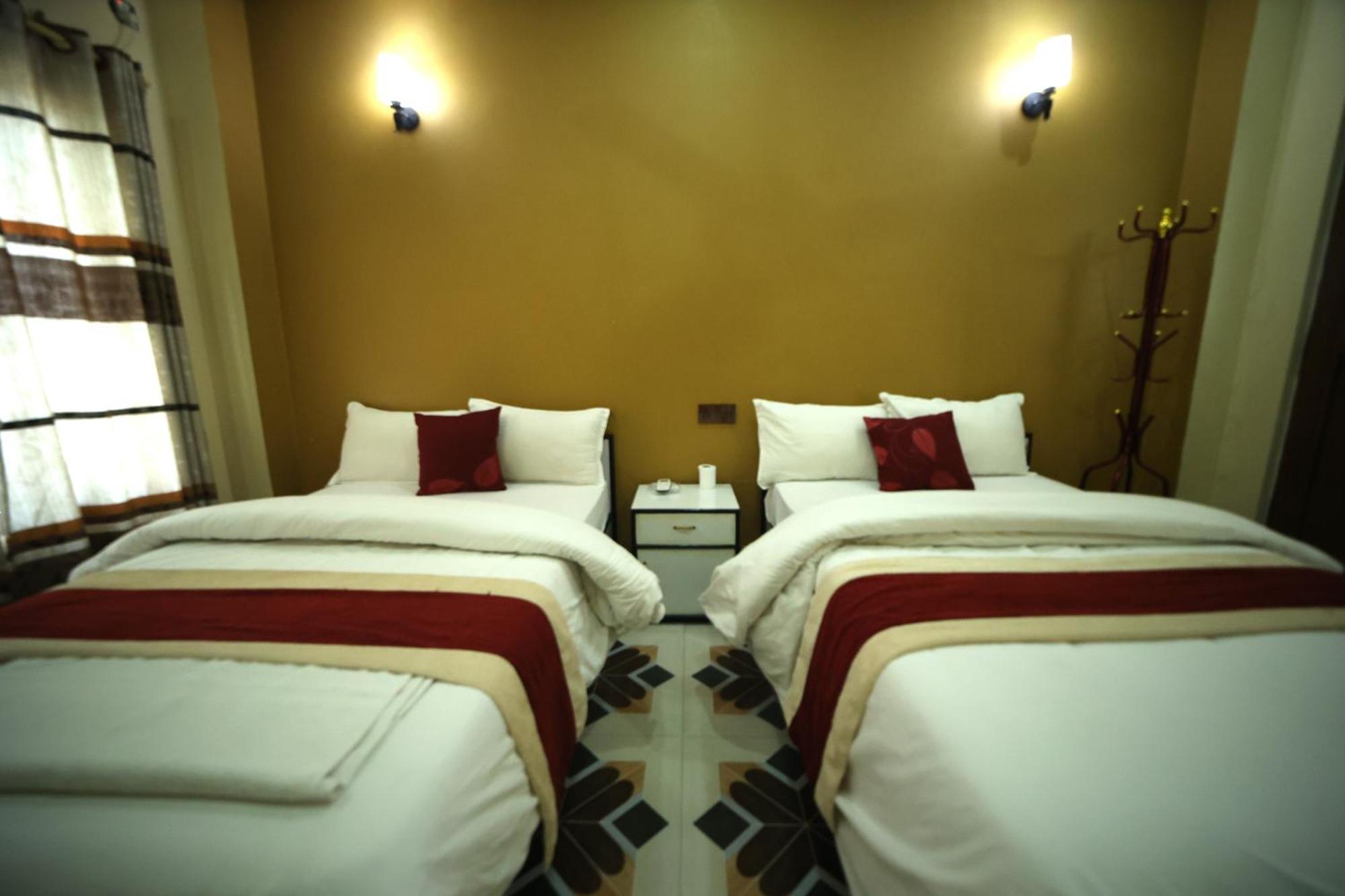 Hotel Flycatcher Chitwan- A Jungle Safari Home سوراها المظهر الخارجي الصورة