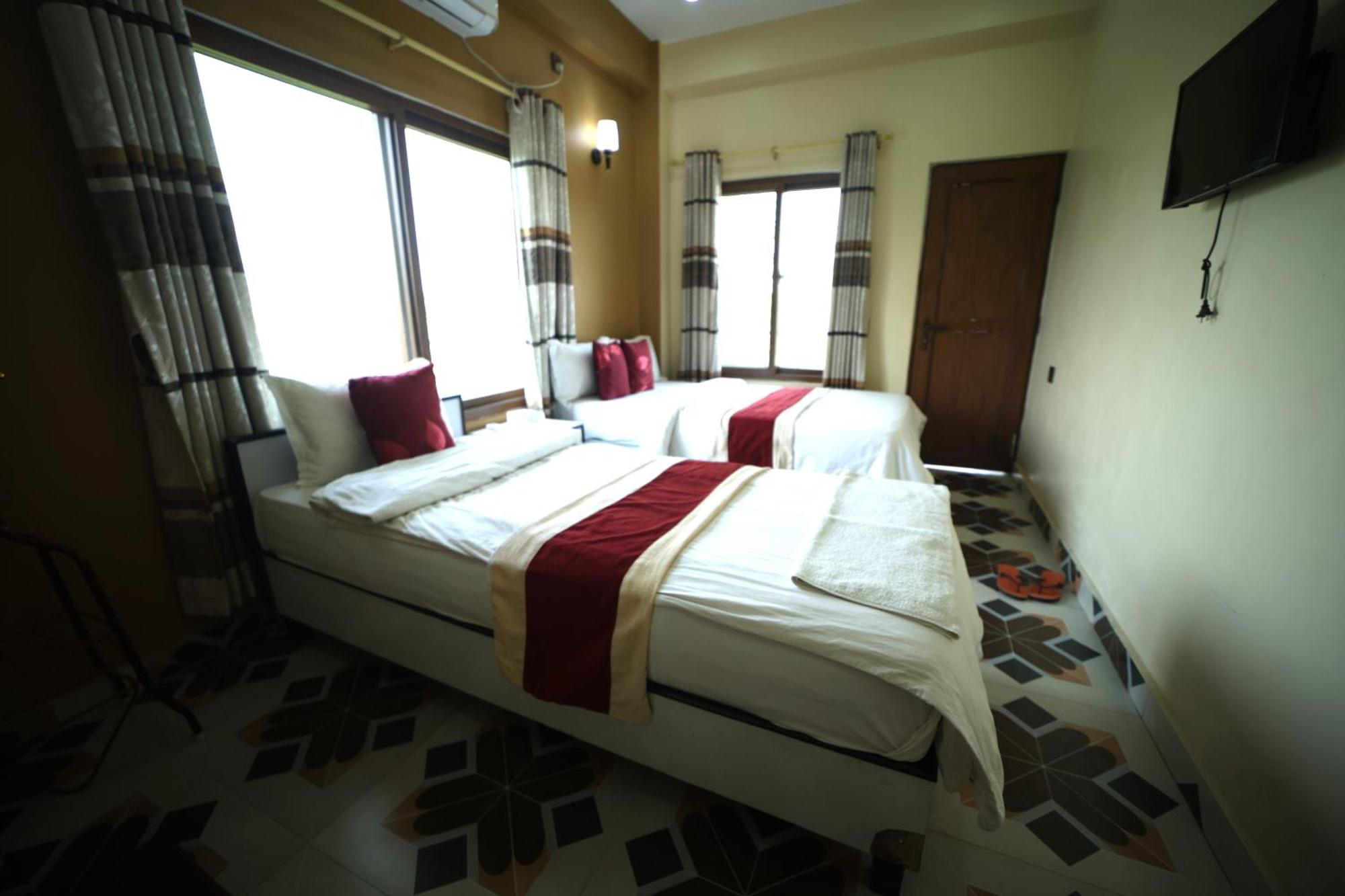Hotel Flycatcher Chitwan- A Jungle Safari Home سوراها المظهر الخارجي الصورة