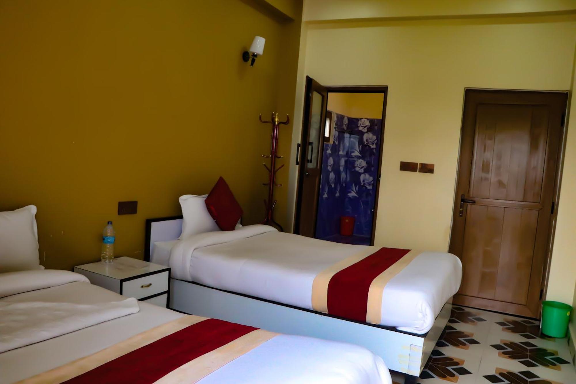 Hotel Flycatcher Chitwan- A Jungle Safari Home سوراها المظهر الخارجي الصورة